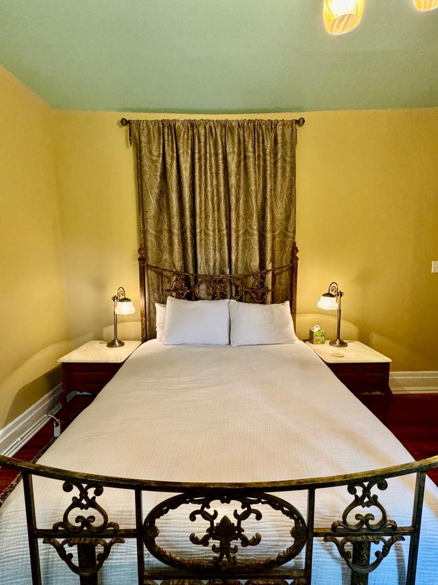 The Edwards Waterhouse Inn Fredonia Eksteriør billede